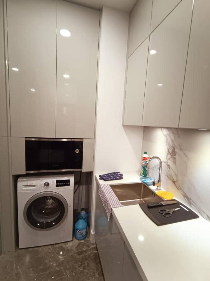Platinum Suite 2 New Kl Cbd New Luxury Condo With Best Infinity View To Klcc Twin Towers Pool クアラルンプール エクステリア 写真