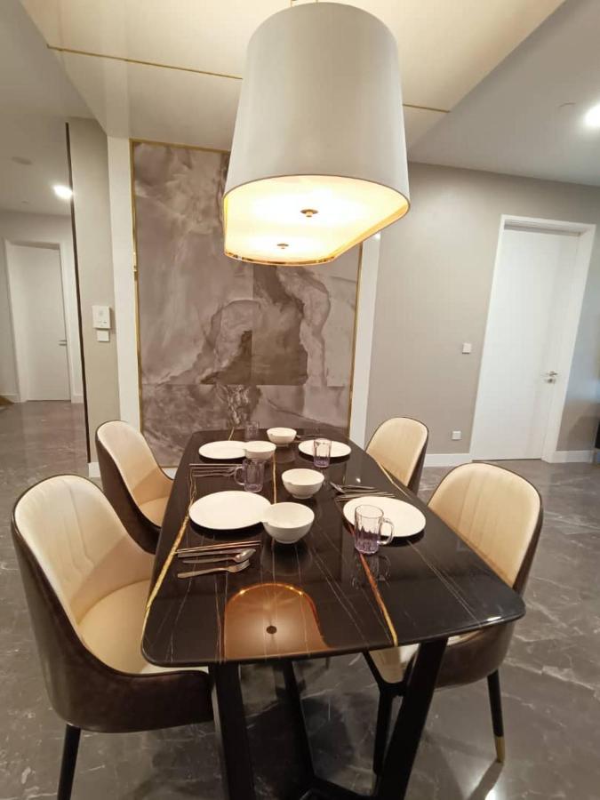 Platinum Suite 2 New Kl Cbd New Luxury Condo With Best Infinity View To Klcc Twin Towers Pool クアラルンプール エクステリア 写真